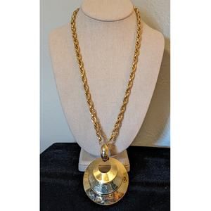 60s to 70s Mod Style Round Disk Cut Out Pendant Chunky Chain Gold Tone Necklace